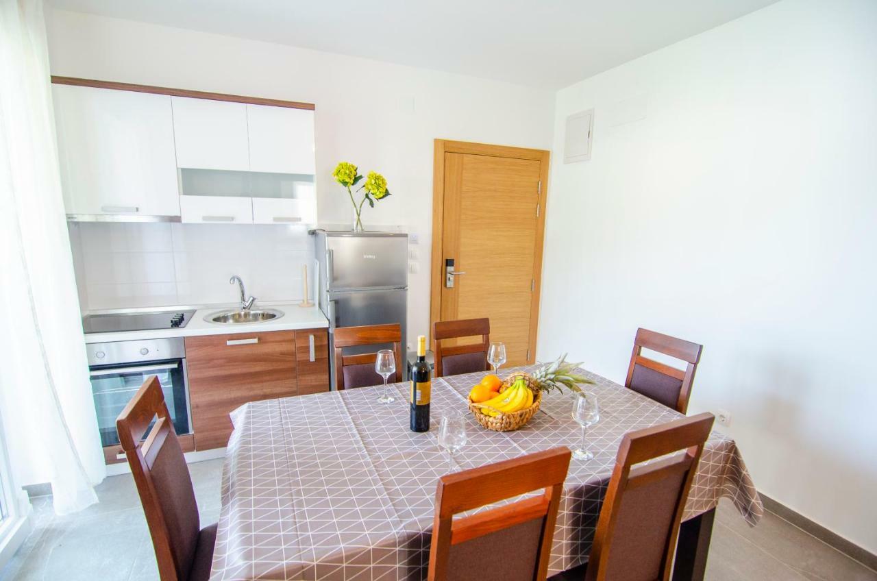 Apartments Sara 2 Бол Екстер'єр фото