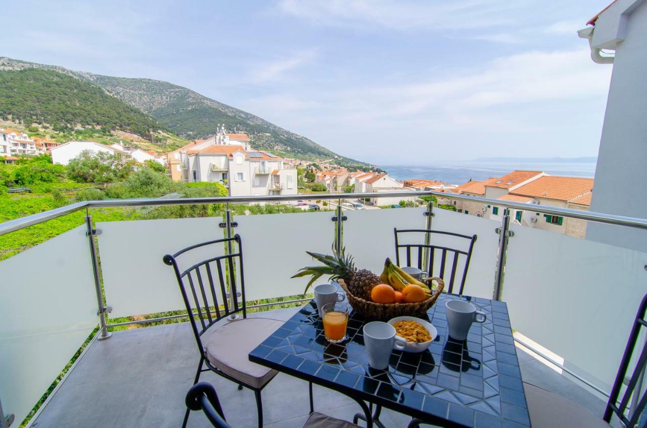 Apartments Sara 2 Бол Екстер'єр фото